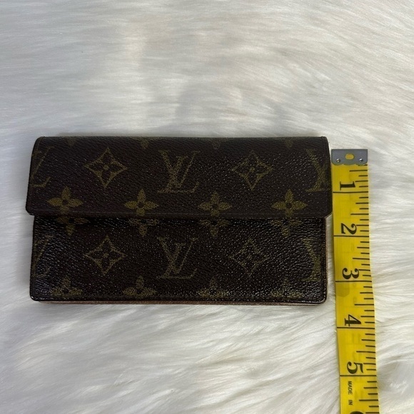 LOUIS VUITTON rare vintage zip wallet in monogram - Picture 16 of 17